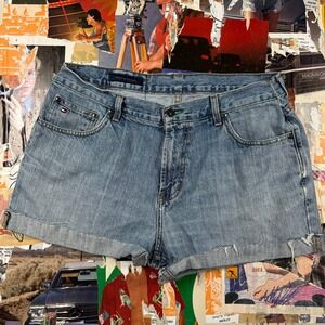 Tommy Hilfiger Women's Blue Denim Shorts Cuffed Hem‎ Est. 1985 Light Wash